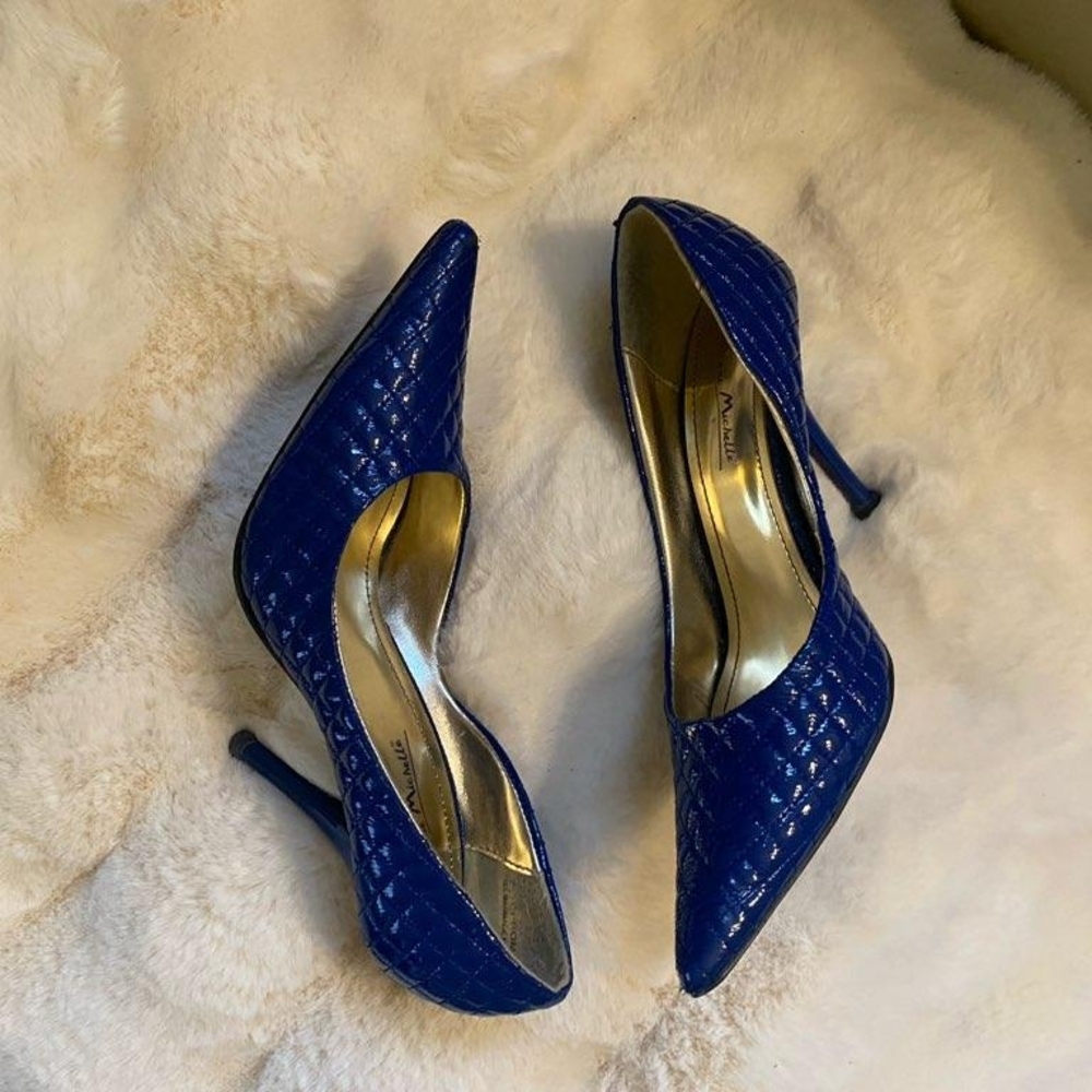 Elegant Blue Stiletto Heels with Perforated Detail
